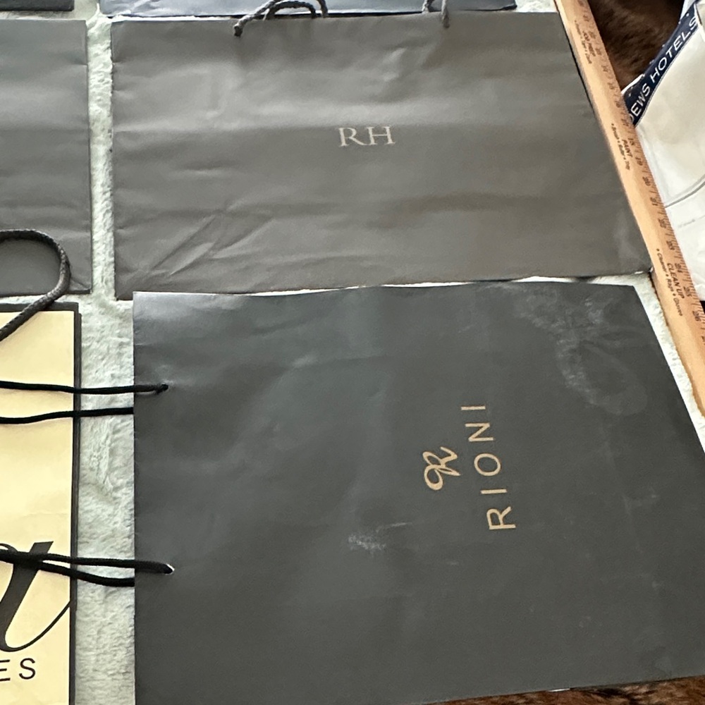 8 Assorted Empty Designer Shopping Bags - Picture 4 of 11